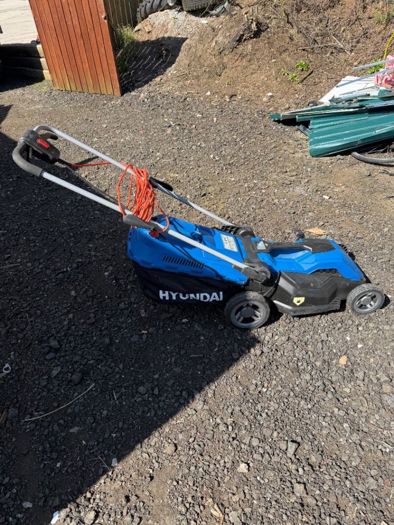 Hyundai Electric Lawn Mower – Blue, Good Condition