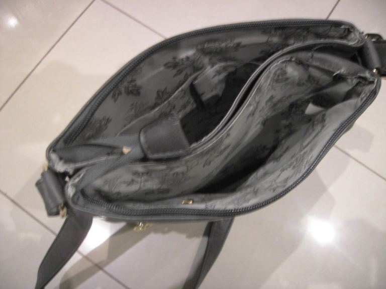 GREY LEATHER CROSSOVER BAG