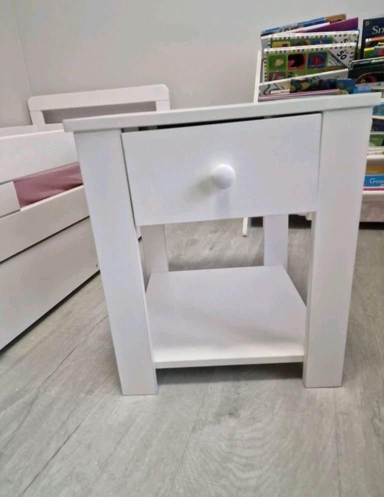 Habitat Ellis Toddler Bed Frame with Storage - White in very good condition with side table
