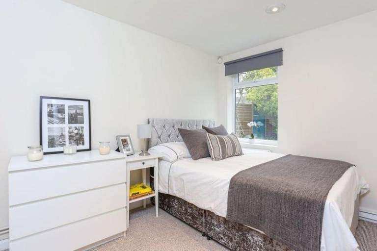 🌻DOUBLE ROOM IN SHEPHERDS BUSH - AVAILABLE NOW!!