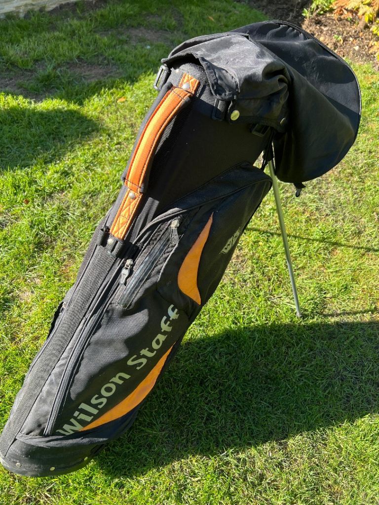 Wilson Staff lightweight stand golf bag