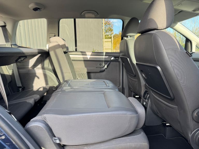 VOLKSWAGEN TOURAN/ 7x SEATER/ FRESH SERVICE & MOT