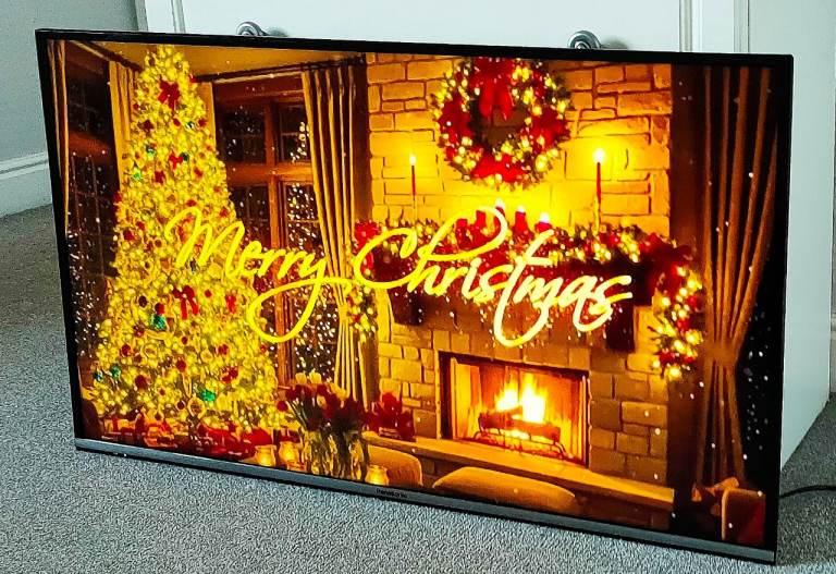 image for 40" PANASONIC SMART WALL MOUNT FULL HD SLIM LED WIFI TV FREEVIEW RC NEW WALL BRACKETS-FREE DELIVERY