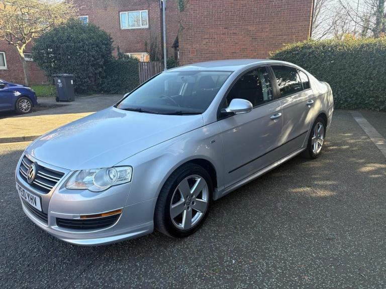 2010 Volkswagen Passat 2.0 R-Line TDI CR DPF 4dr DSG SALOON Diesel Automatic