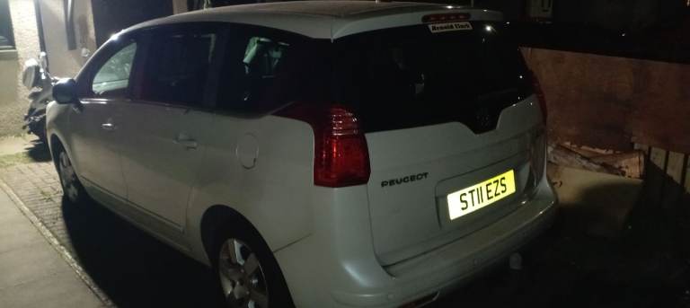 Peugeot, 5008, MPV, 2011, Manual, 1560 (cc), 5 doors