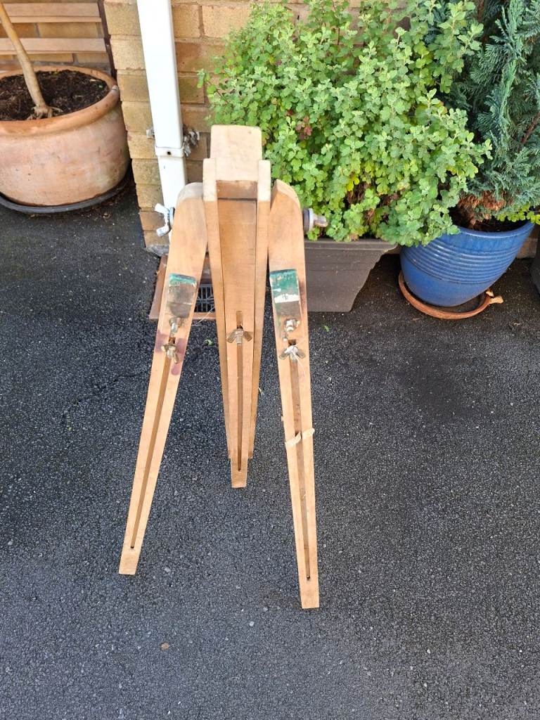Wooden Tripod Easel - Artist Painting Stand