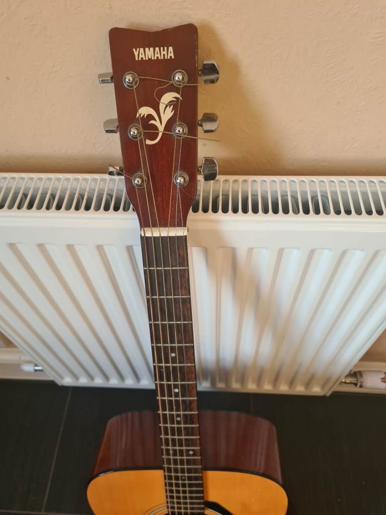 Yamaha FG 401 Acoustic Guitar