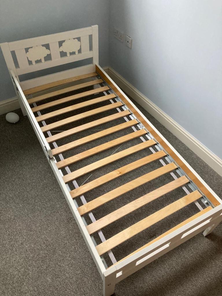 IKEA Luroy toddler bed with mattress