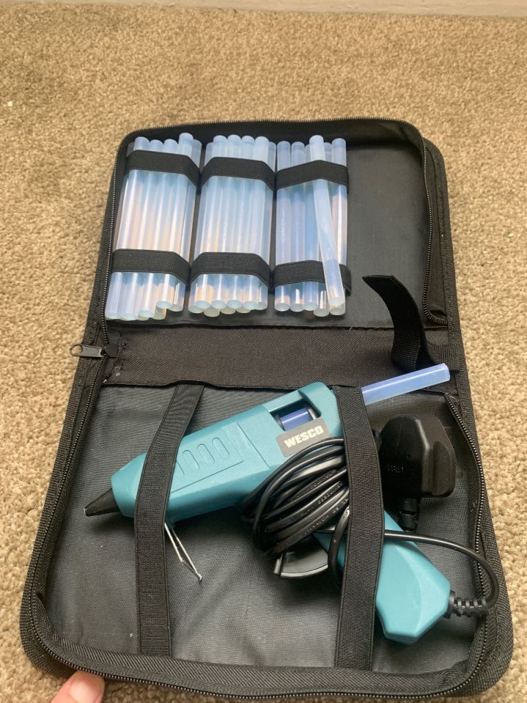 WESCO Hot Glue Gun Kit with Glue Sticks and Carry Case