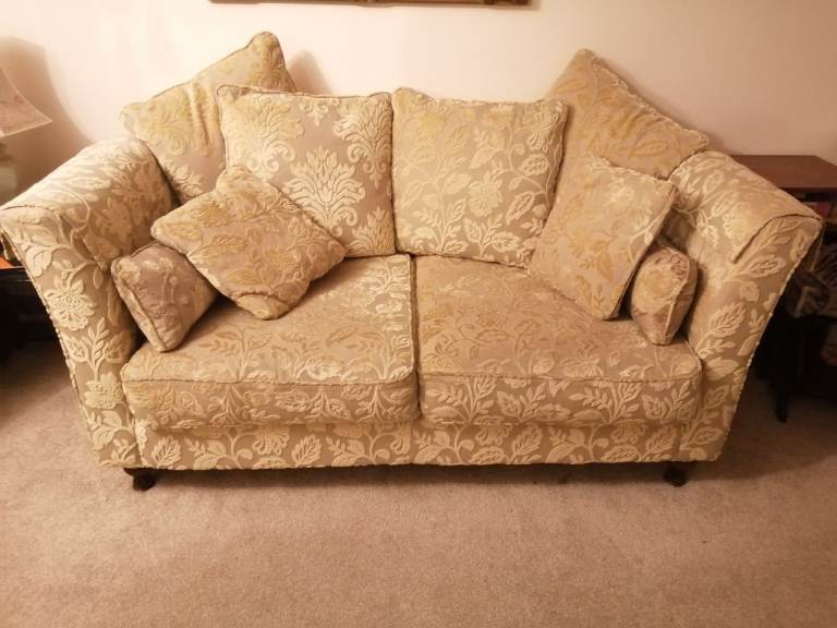  3 seater settee and two armchairs