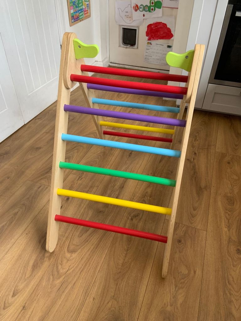 Indoor toddler climbing frame with detachable slide