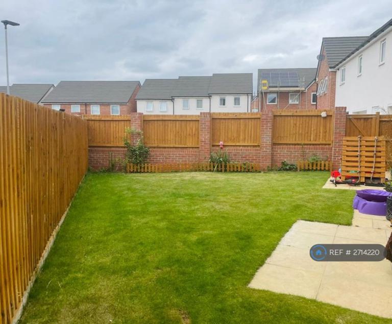 3 bedroom house in Wynne Crescent, Rugby, CV21 (3 bed) (#2714220)