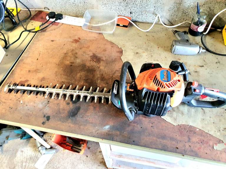 TANAKA 24" PETROL HEDGE TRIMMER