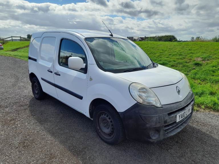 2010 Renault Kangoo Van Starts & Drives With 6 month MOT. SPARES OR REPAIR Twin Side Loading Doors