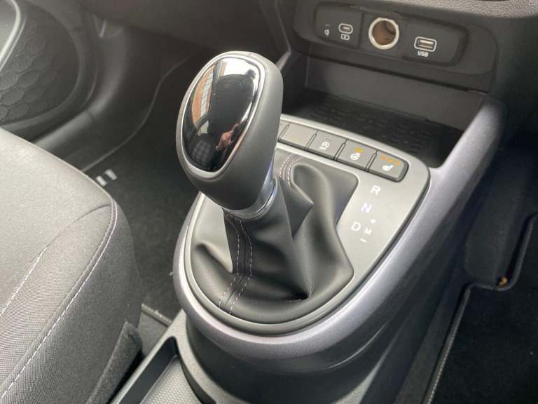 2025 Hyundai i10 1.2 Premium Hatchback 5dr Petrol Auto Euro 6 (s/s) (79 ps) HATCHBACK Petrol Auto...