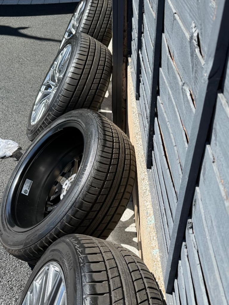 Genuine wolf race crc gtr alloys 20”