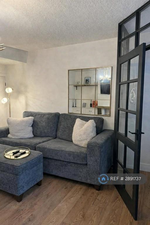 2 bedroom house in Chapel Walk, Burnley, BB12 (2 bed) (#2891737)