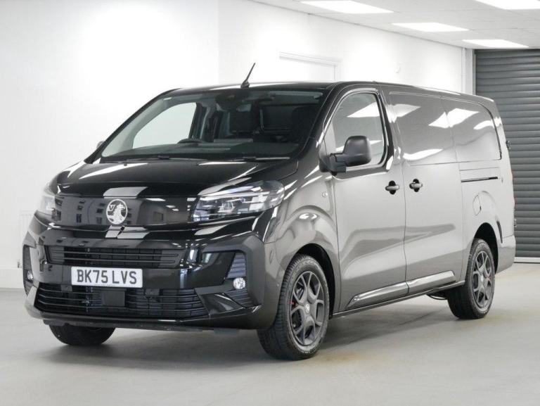 75 VAUXHALL VIVARO 1.5 TURBO D 120 BHP XL LONG PRO EDITION 6 DOOR