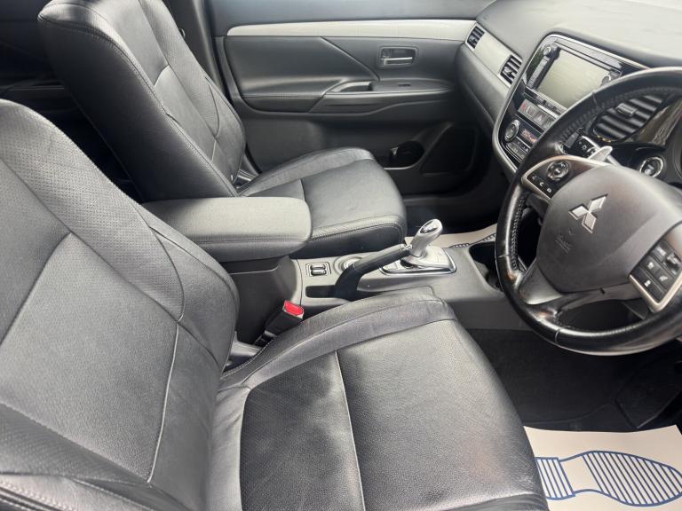 MITSUBISHI OUTLANDER 2.0 h 12kWh GX4hs 2014