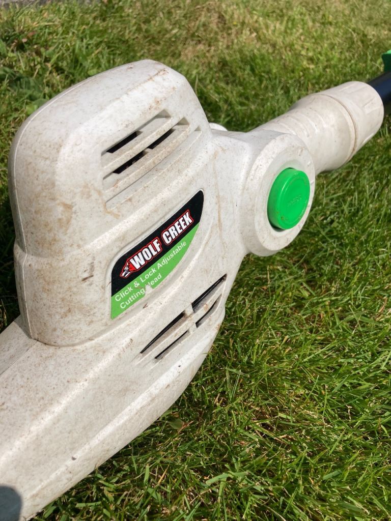 Wolf Creek Long Reach Hedge Trimmer - Adjustable Head