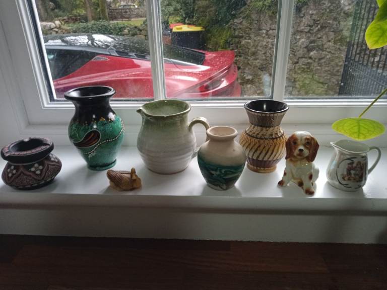 Vintage pottery selection 
