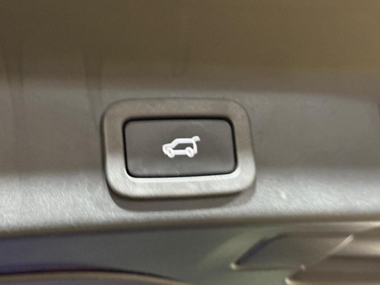 2017 Jaguar F-Pace 2.0 D180 R-Sport AWD Euro 6 (s/s) 5dr ESTATE Diesel Manual