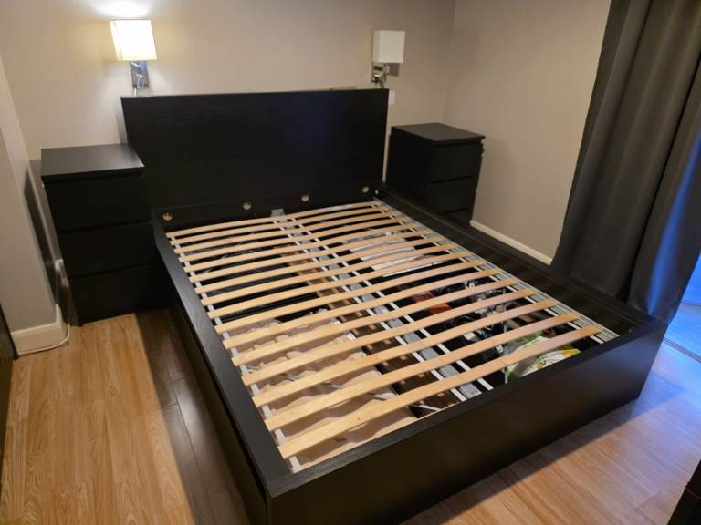 MALM IKEA  double bed + 2 MALM Chest of 3 drawers