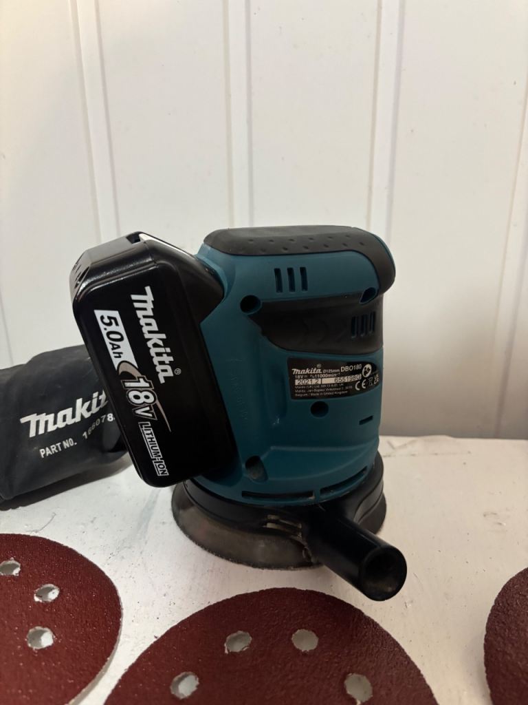 Makita 18v sander + 5amp 