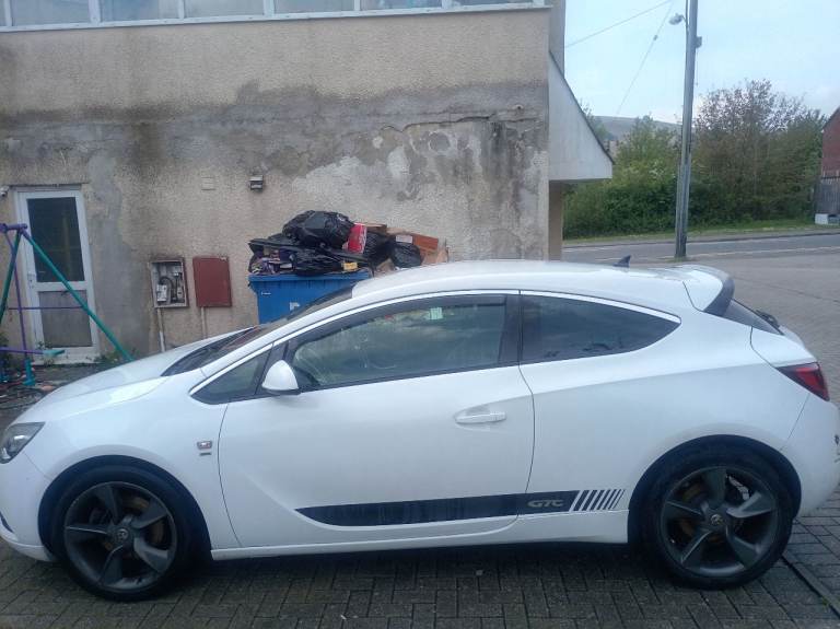 Vauxhall, ASTRA GTC, Hatchback, 2013, Manual, 1956 (cc), 3 doors