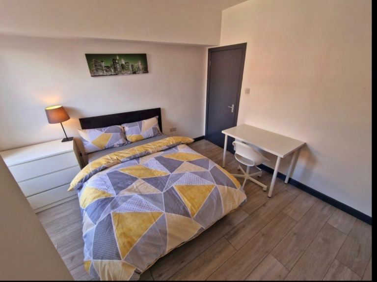 ELITE EN-SUITE ON FITZROY AVENUE BOTANIC 