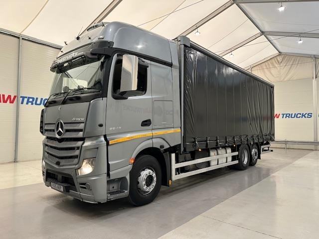 Mercedes-Benz Actros 2545 6x2 Sleeper Cab Curtainsider  