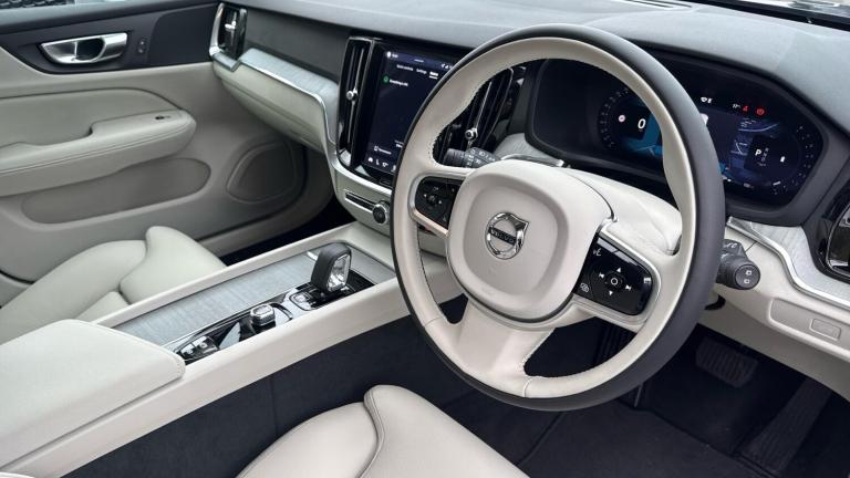 2025 Volvo V60 Plus, B4 Mild hybrid, Petrol, Dark ESTATE Petrol/Electric Hybrid Automatic