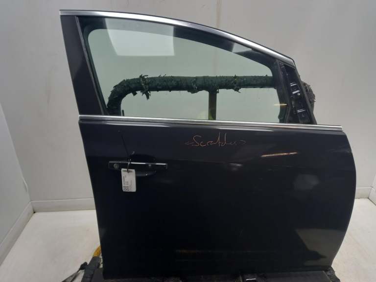 Vauxhall Astra Right Front Door O/S 2009-2018 Gar 5 Door Estate