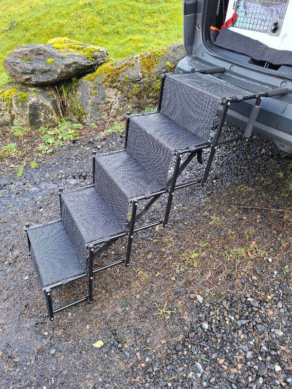 Long robust DOG STEPS for truck, SUV etc