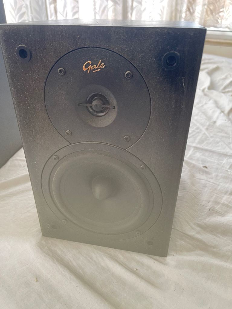 Gale Gold Monitor Bookshelf Speakers - Decent Working Order