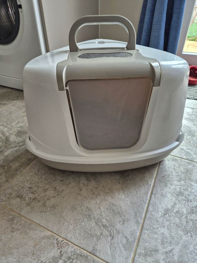 Cat litter tray