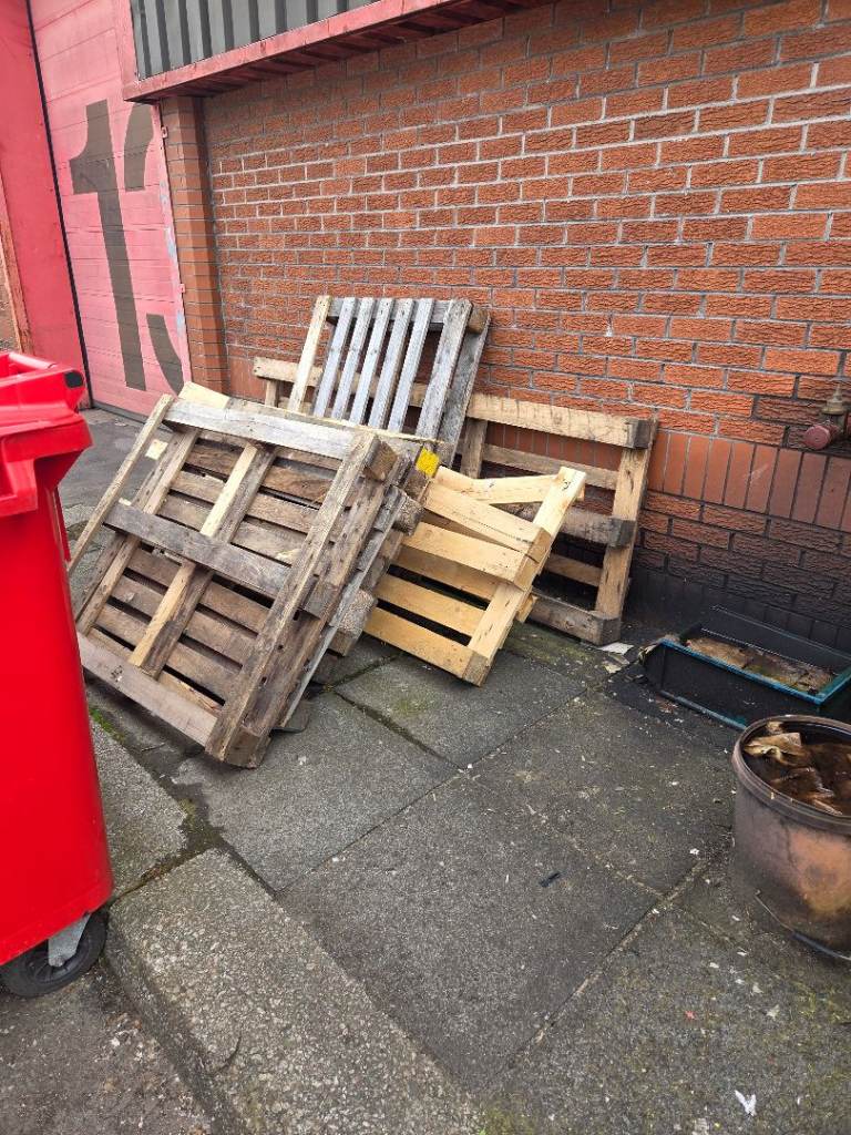 Free pallet wood to collect 