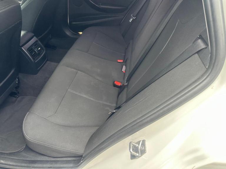 BMW 3 SERIES 2.0 318d Sport Touring Auto Euro 5 (s/s) 5dr 2013