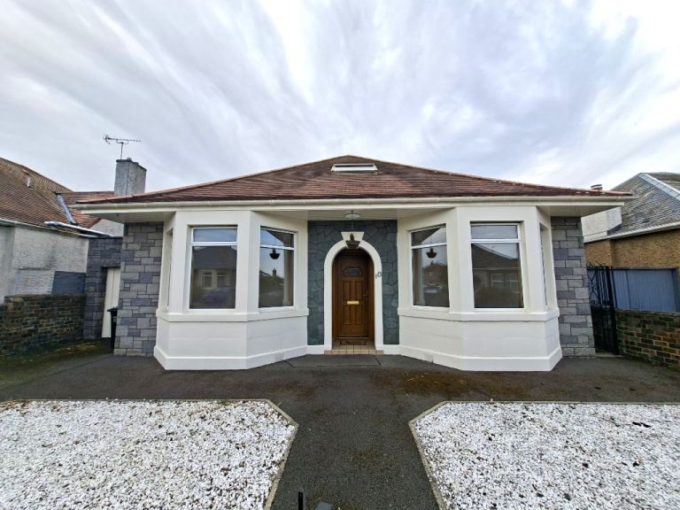 4 bedroom house in Milton Crescent, Duddingston, Edinburgh, EH15 3PF