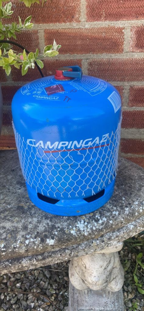 Camping gas 907 full new bottle 
