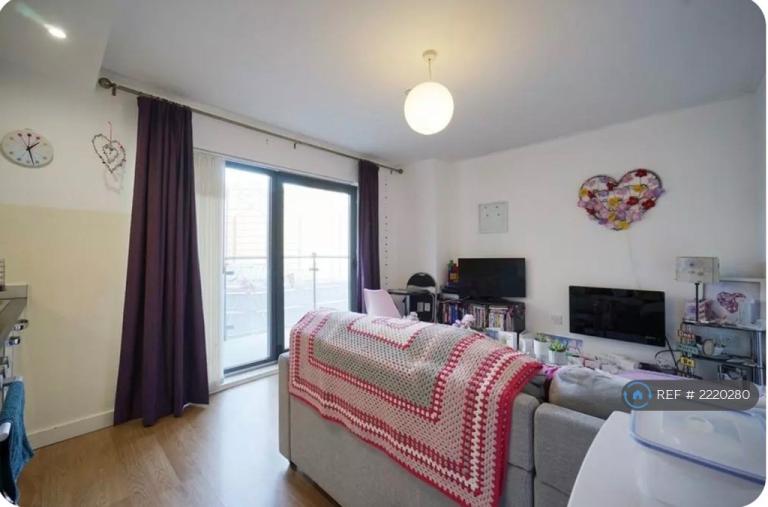 1 bedroom flat in Skyline, Leeds, LS9 (1 bed) (#2220280)