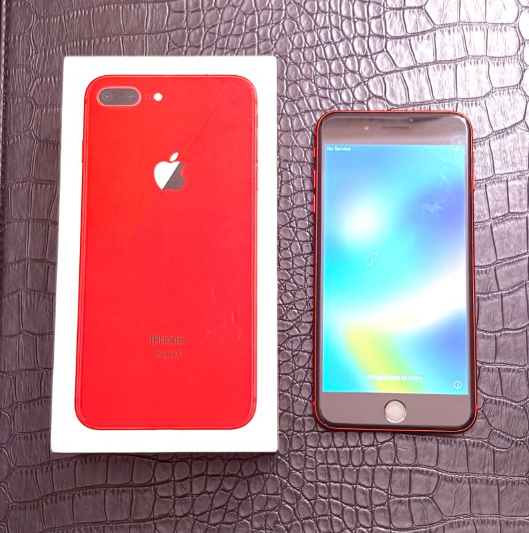 iPhone 8 Plus (original box included)