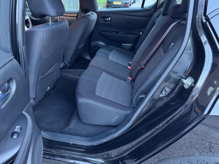  Nissan Leaf 40kWh Acenta Auto 5dr Electric Automatic