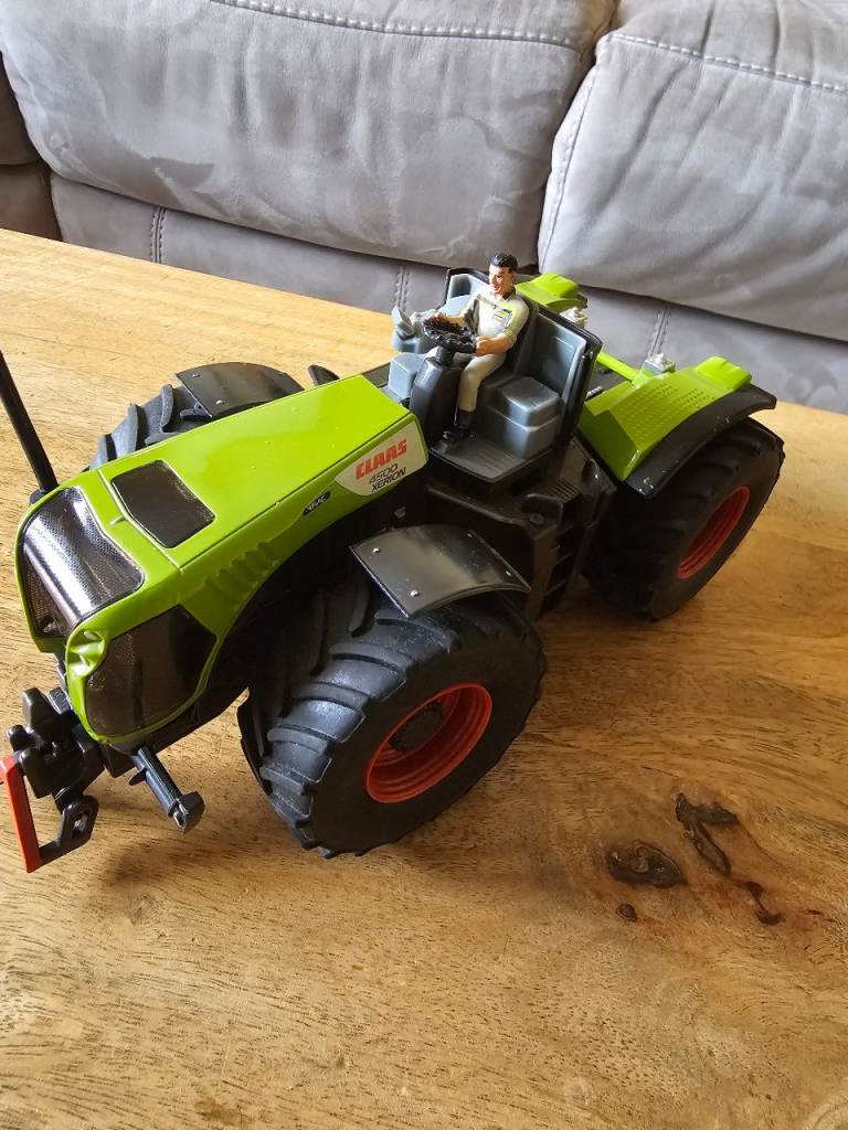 CLAAS Toy farm Tractor with Driver