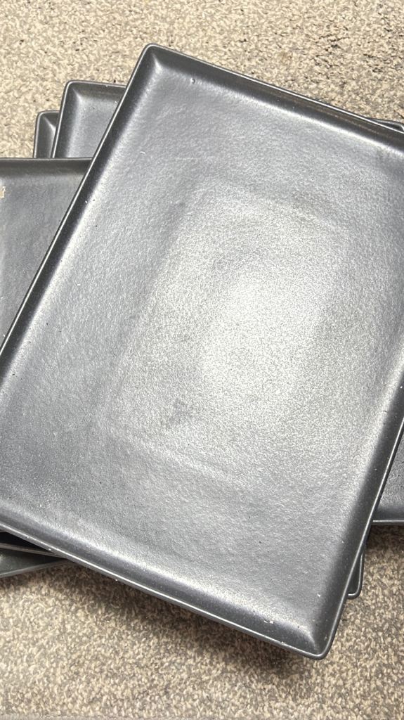 Lots of Fine dinning plates for restaurant use ir dinner parties 