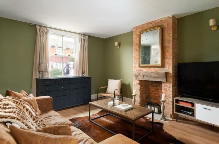 3 bed house to rent in Henley