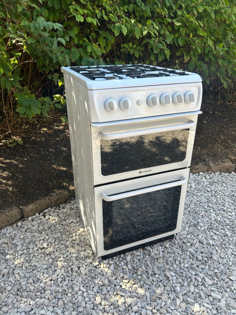 Hotpoint Freestanding Gas Cooker with Oven – White