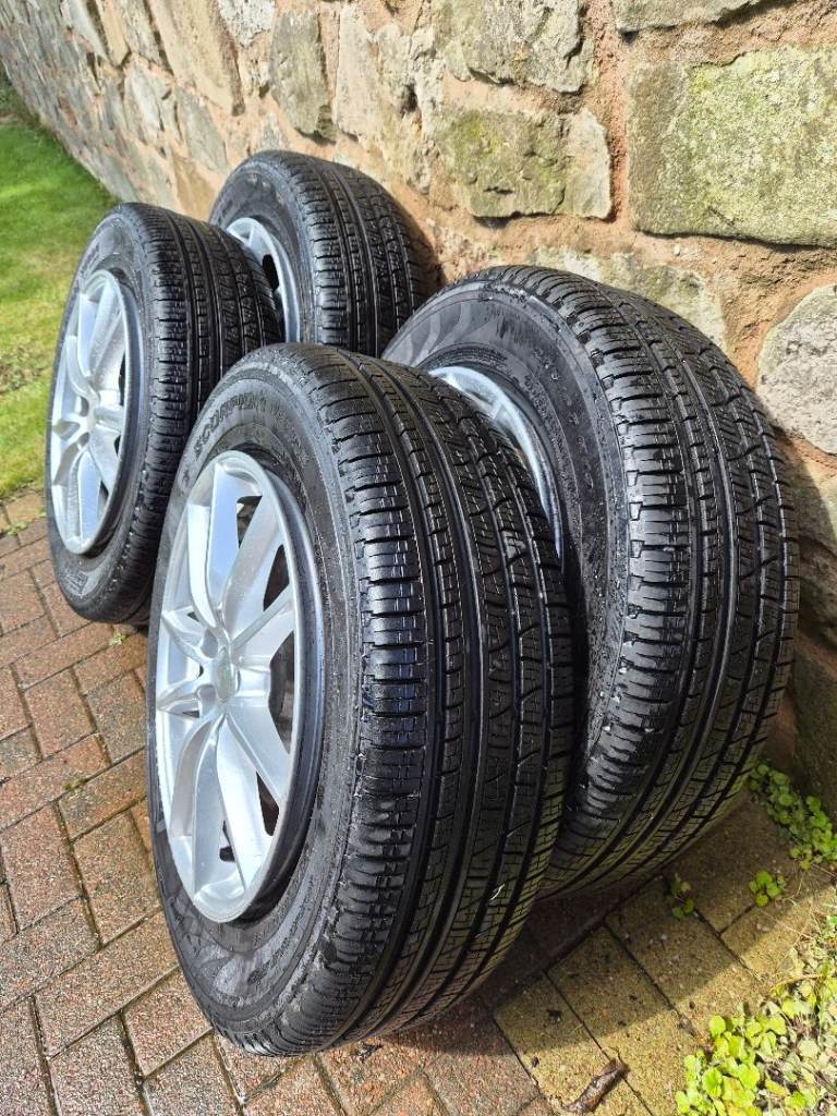 For Sale Land Rover Alloys & Pirelli Tyres x4
