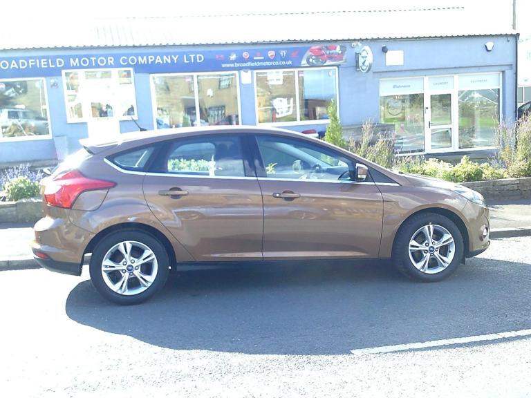 2013 63-reg Ford Focus 1.6 Zetec 5Dr manual finished in Bronze metallic