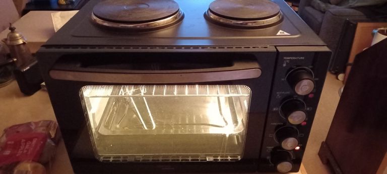 Nearly New Cooks Professional Table Top Oven And Hob